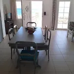 Albatross Seafront House *