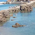 דירה Albatross Seafront House