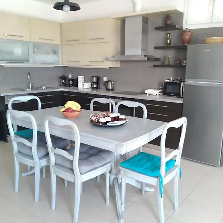 דירה Albatross Seafront House