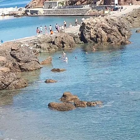 דירה Albatross Seafront House