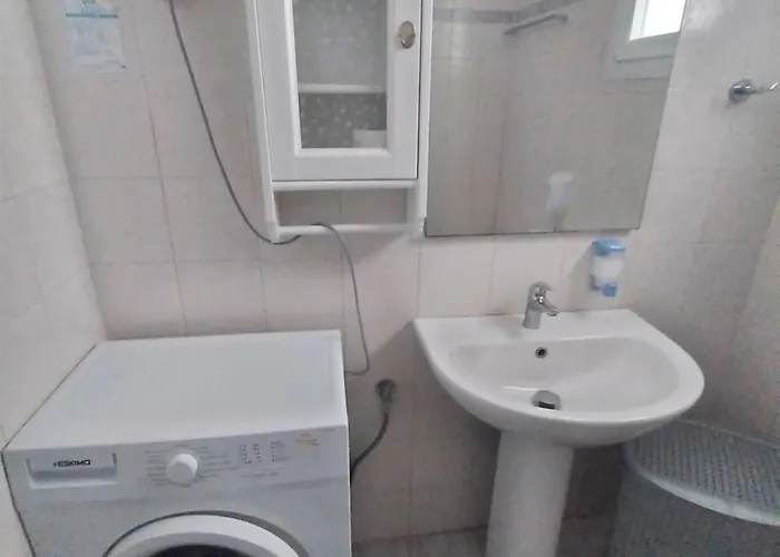 Albatross Seafront House *