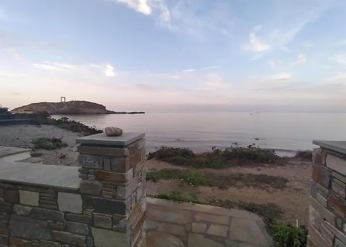 Albatross Seafront House *