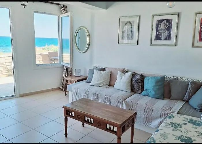 Albatross Seafront House Naxos City