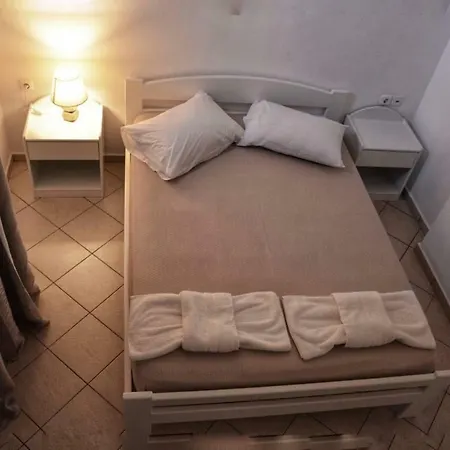 Daire Albatross Seafront House *