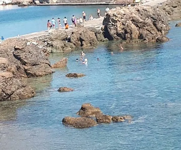 Apartament Albatross Seafront House